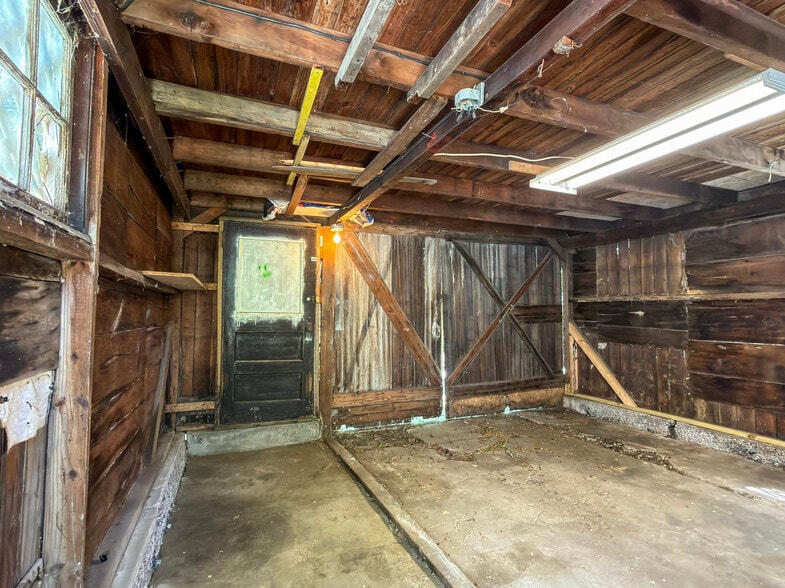 Building Photo - 281 Church Ave