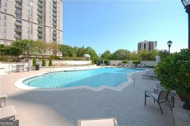 Building Photo - 195 14th St NE