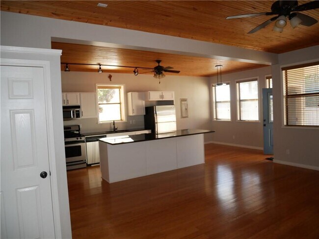 Building Photo - 16216 Stewart Rd