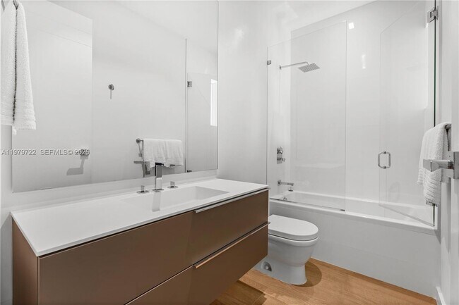 Building Photo - 3276 Day Ave