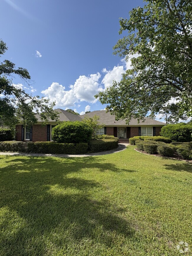Building Photo - 828 Mitchell Dr
