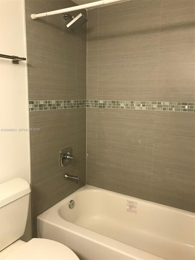 Building Photo - 2600 NE 135th St