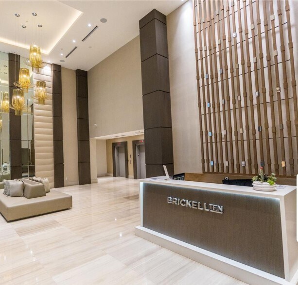 Building Photo - 1010 SW 2nd Ave