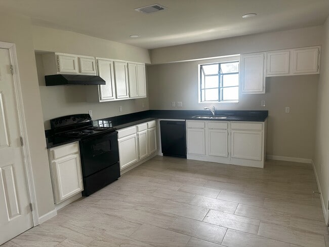 Building Photo - 11802 Leitrim Way