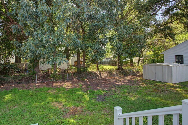 Building Photo - 317 Maney Dr