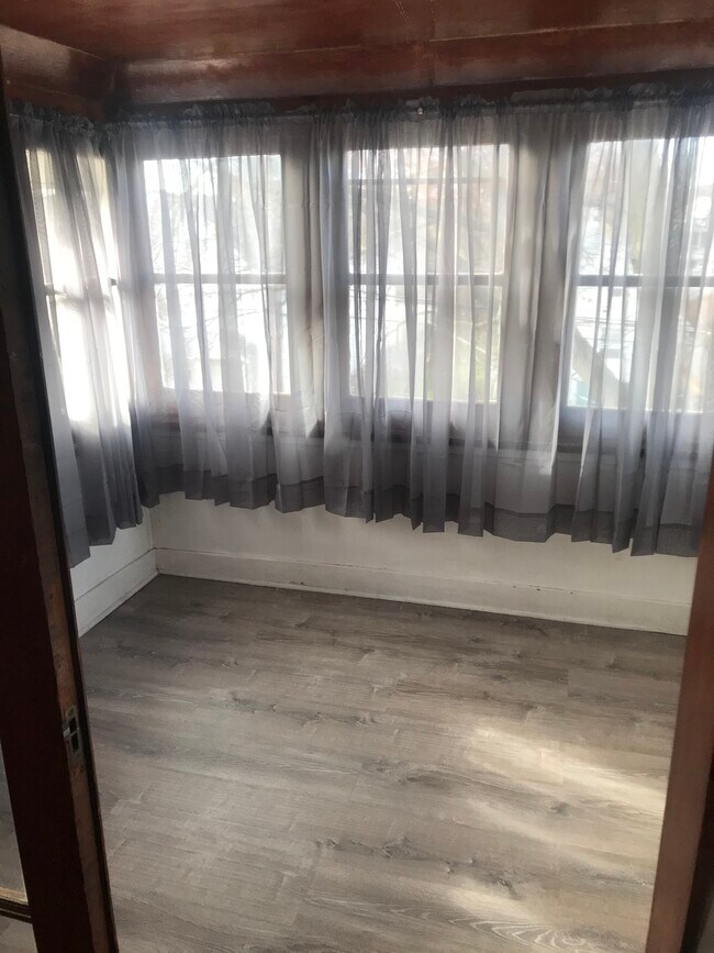 Small enclosed porch off the dining room - 50 Moeller St