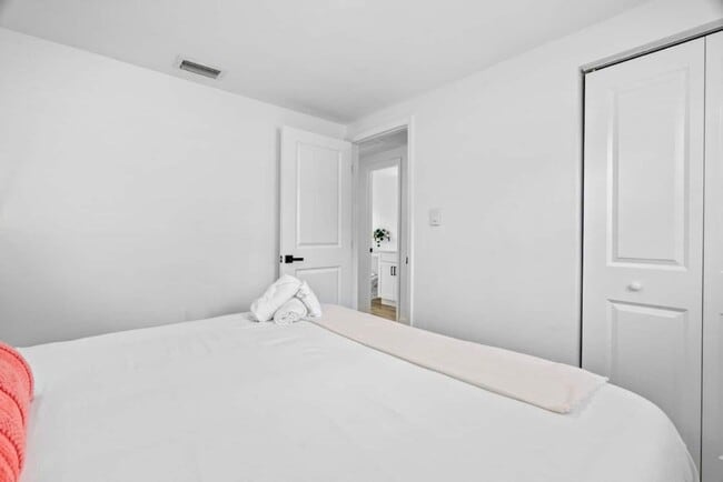 Building Photo - The peaceful #1