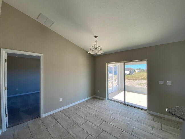 Building Photo - Desirable SW Ocala Neighborhood 3/2/2 *WON'T LAST*