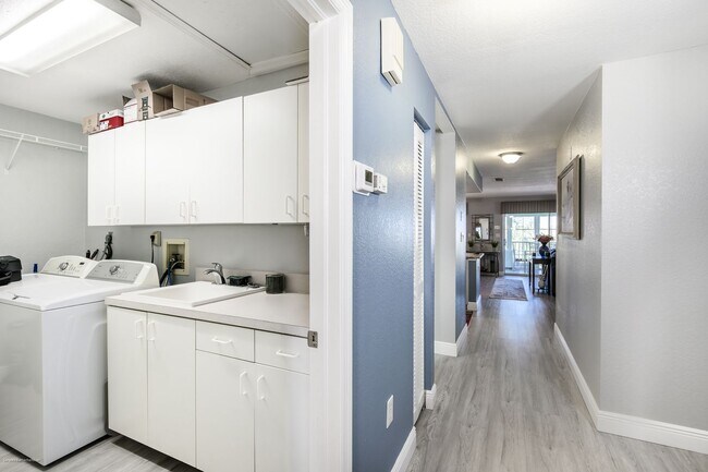 Building Photo - PRICE DROP!! FURNISHED ANNUAL RENTAL- WATERFRONT
