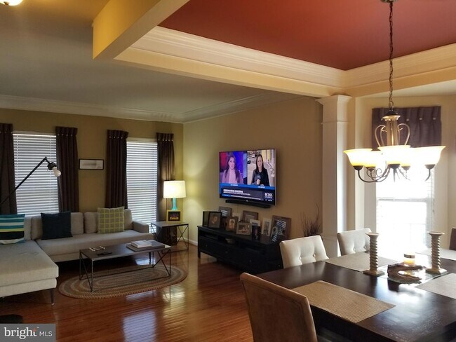 Building Photo - 181 Hudson Dr