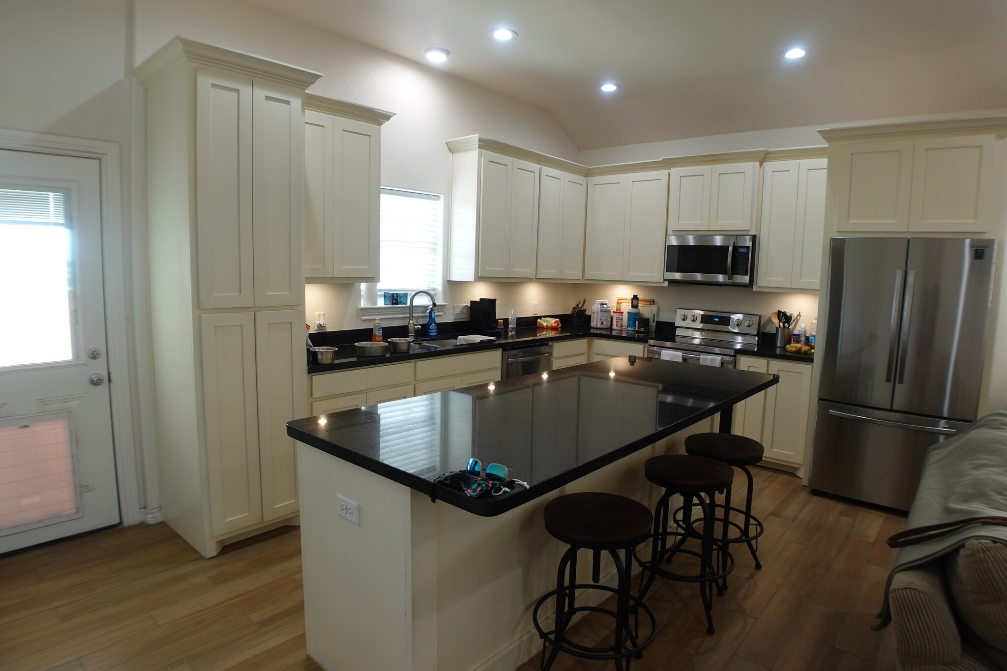 Building Photo - 1012 Tesoro Hls