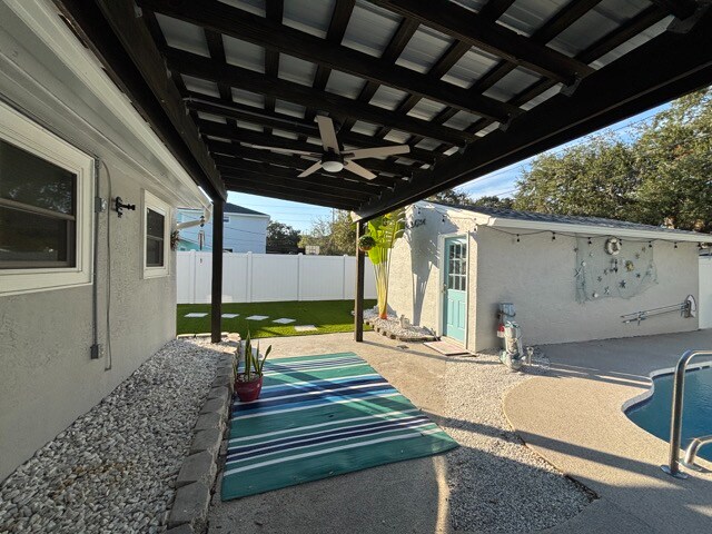 Building Photo - 757 52nd Ave N