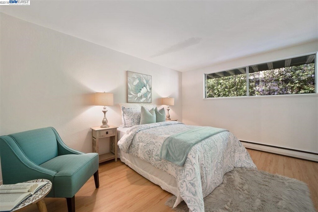 Main bedroom (seen here with one queen size bed - 2619 Etna St