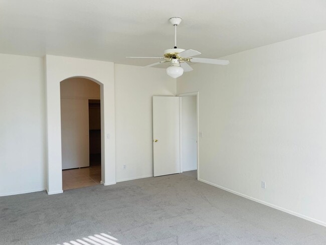 Building Photo - 1815 W Trail Blazer Dr