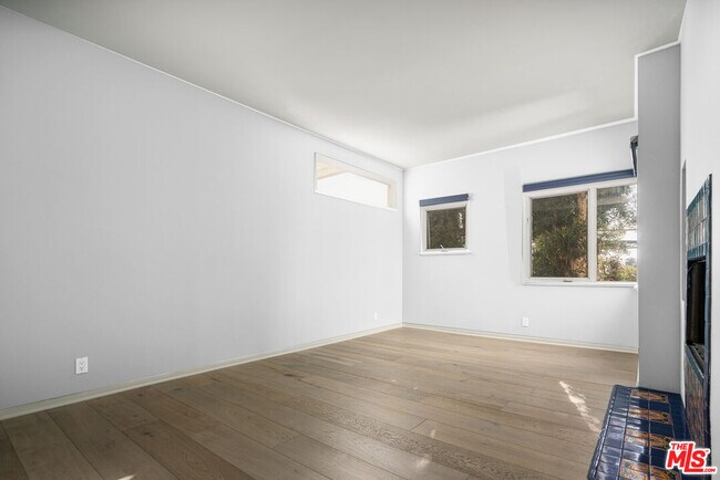 Building Photo - 2115 3rd St