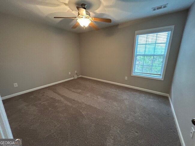 Building Photo - 2220 Copper Trail Ln NE