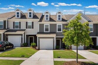 Building Photo - "Charming 3-Bed Townhouse with Granite Touches & Garage in Concord!"