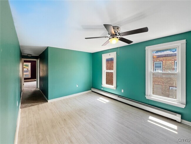 Building Photo - 262 W 4th St S