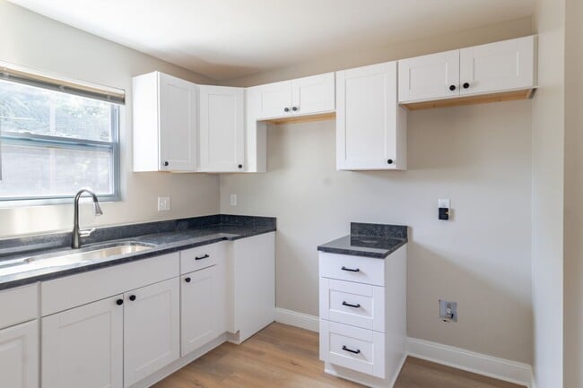 Building Photo - 1345 N Olney St