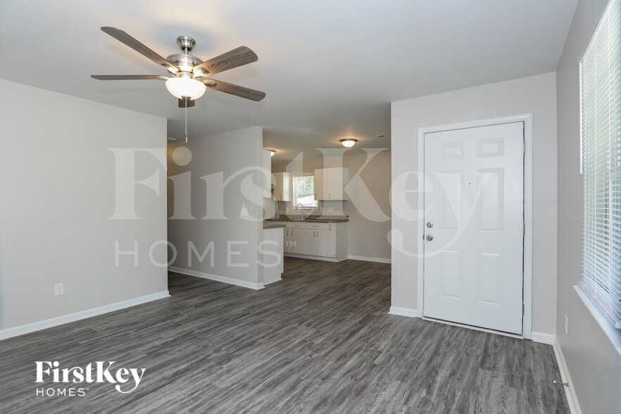 Building Photo - 3018 Amay James Ave