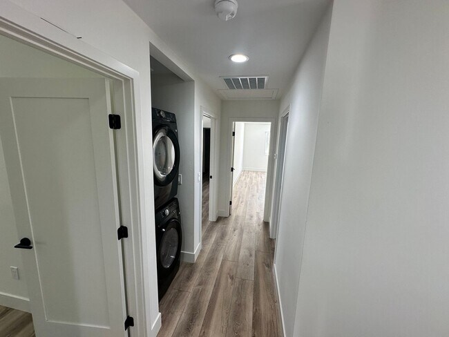 Building Photo - 5112 Tipton St