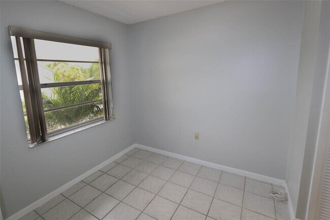 Building Photo - 3203 Landmark Dr