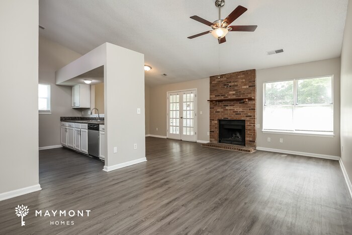 Building Photo - 249 Persimmon Cir