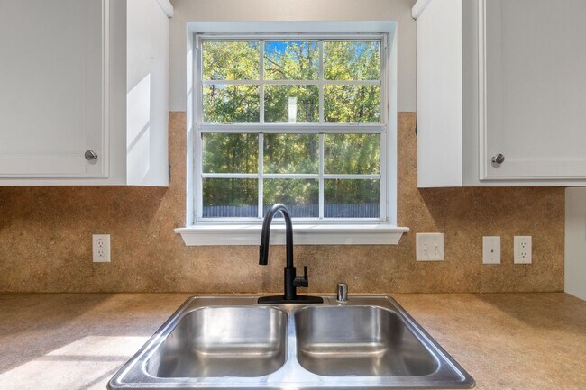 Building Photo - Home in Haskell