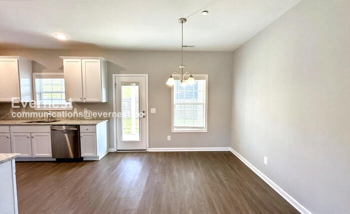 Building Photo - 1028 Echo Rdg Rd