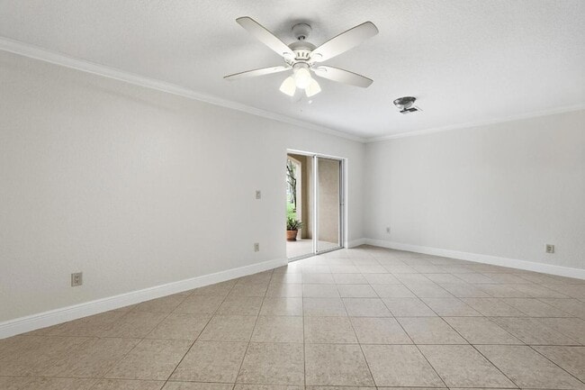 Building Photo - 12740 Westhampton Cir