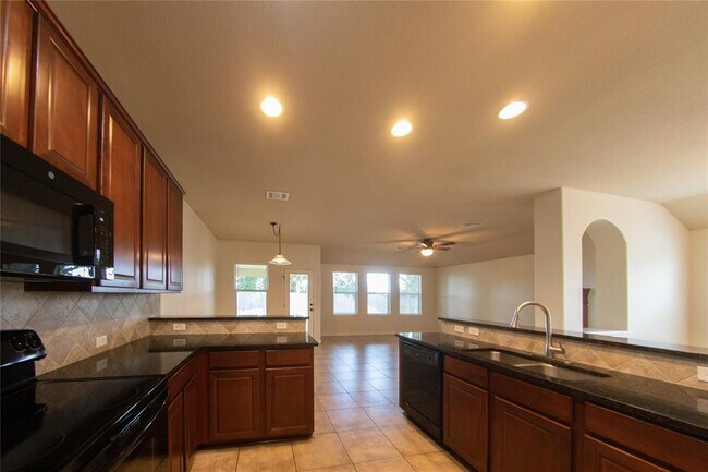 Building Photo - 30018 Bumble Bee Dr