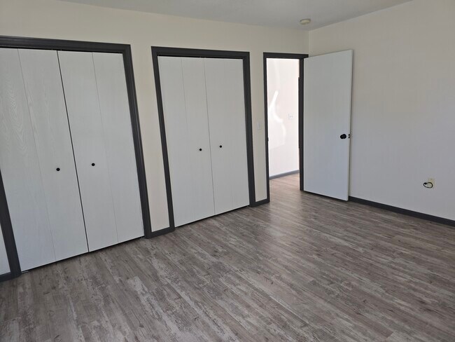 Building Photo - 2802 Maralane Ave