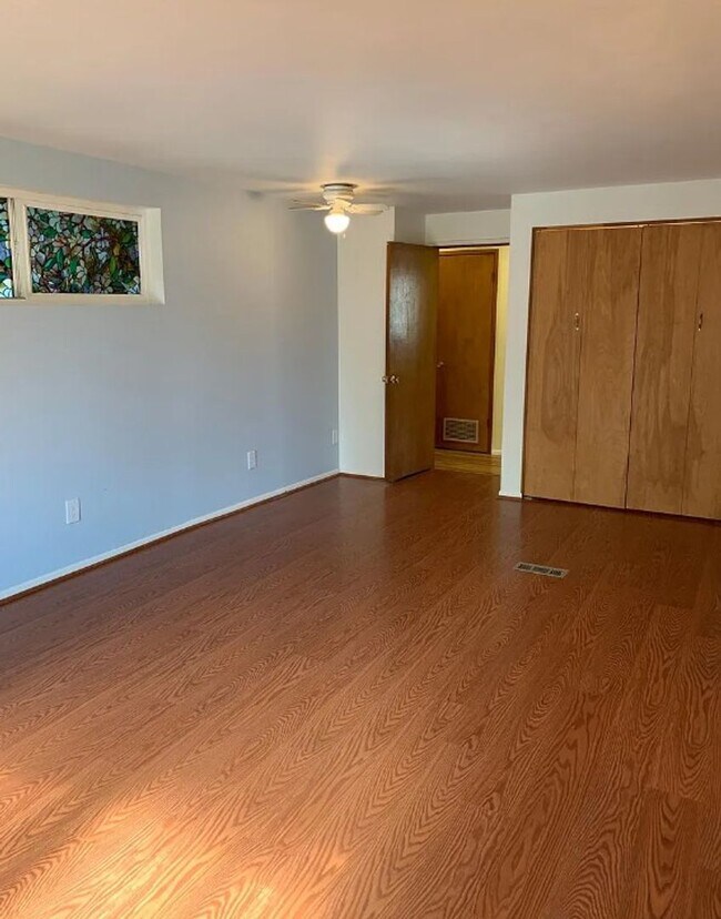 Building Photo - Charming 3-Bed 2bath Single-Level Home in ...