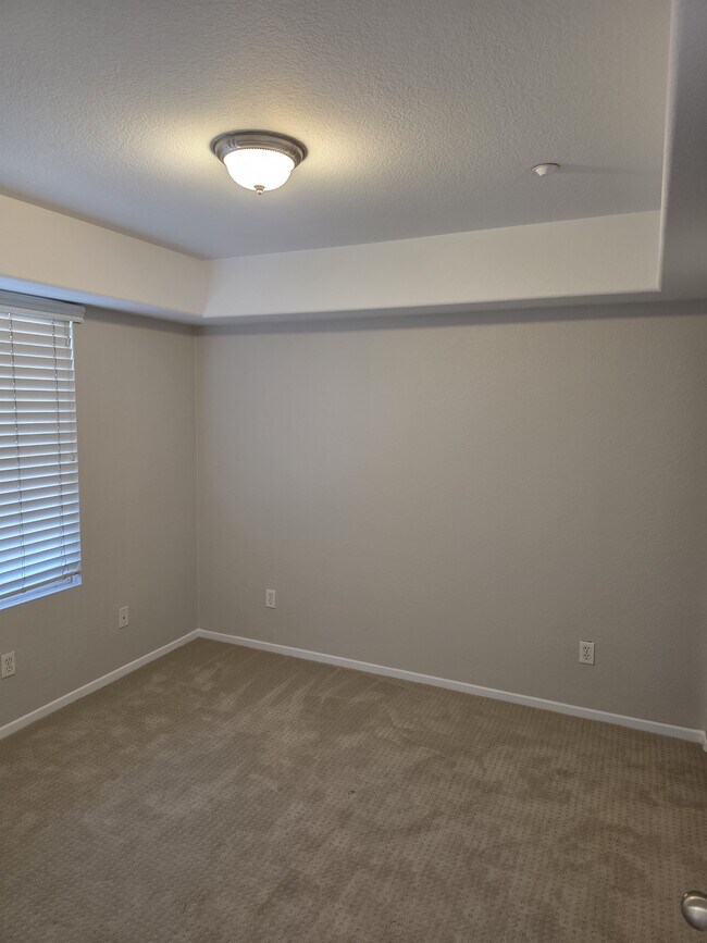 Building Photo - 16934 Laurel Hill Ln
