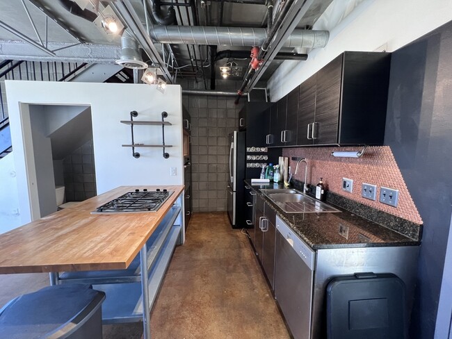 Building Photo - 360 W 300 S