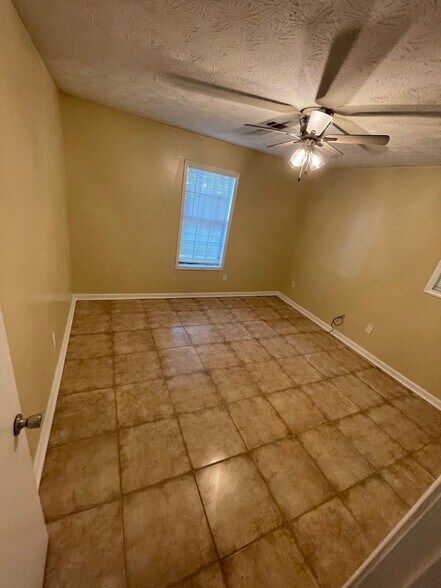 Building Photo - 2641 Union Cir