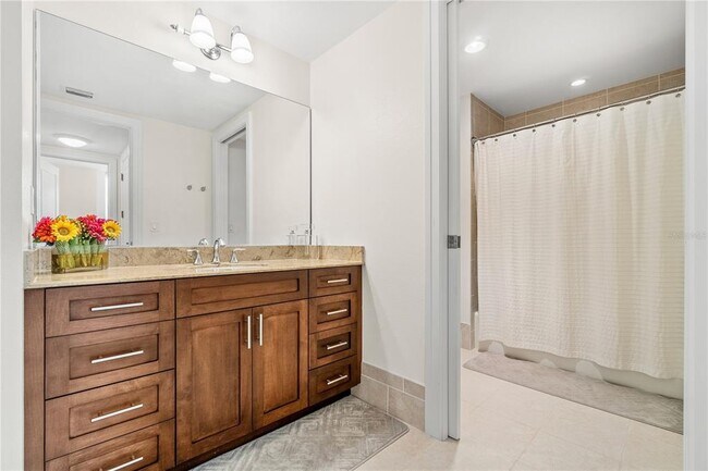 Building Photo - 331 Cleveland St