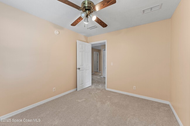 Building Photo - 554 Majorca Ct