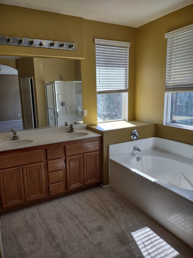 Building Photo - 40543 Chantemar Way