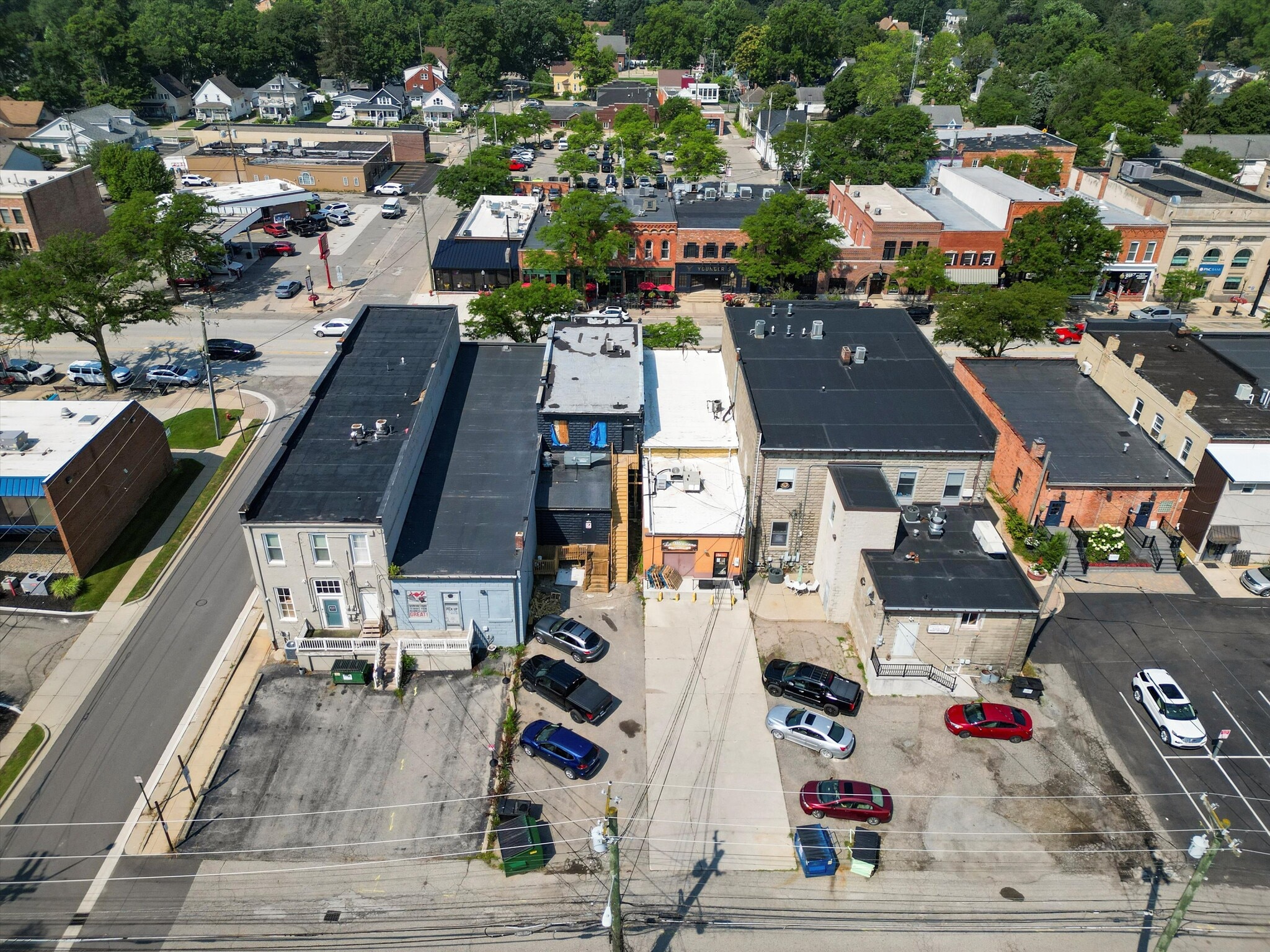 Building Photo - 125 S Main St