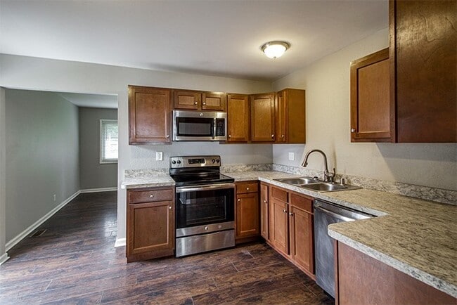 Building Photo - Everything' Is Updated!  4BR, 1BA -  Fully...