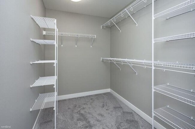 Building Photo - 3BR 2.5ba Townhome in Waukee, IA, available July 6th!