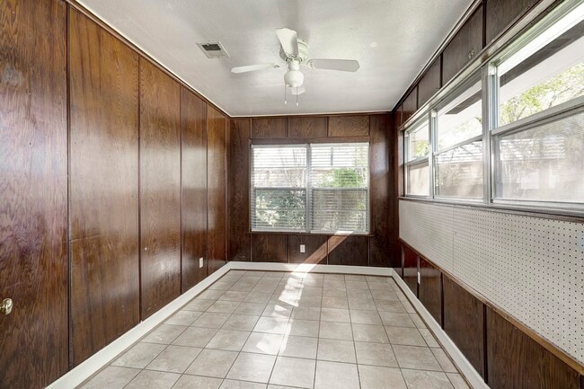 Building Photo - 5004 Holt St