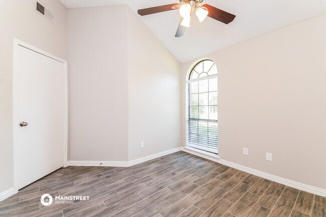 Building Photo - 6208 Los Altos Dr