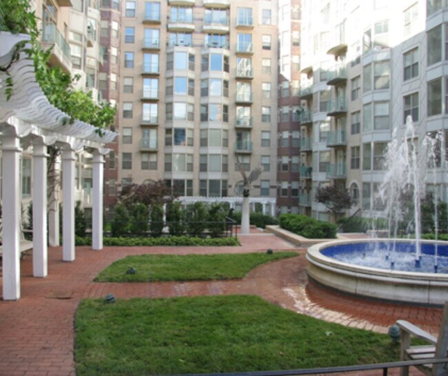 Building Photo - 690 D St NW