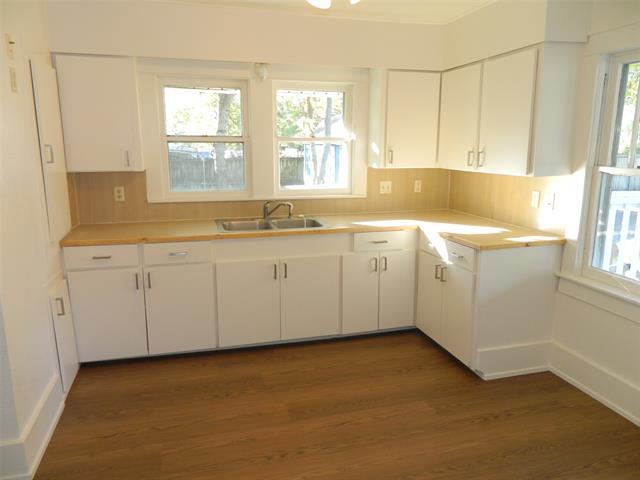 Building Photo - 110 W Mulberry St