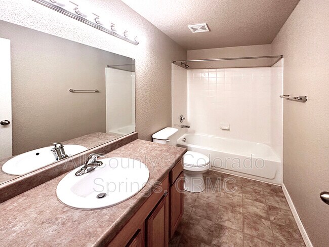 Building Photo - 4880 Kerry Lynn View