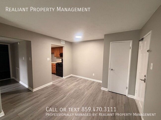 Building Photo - 2074 Fairmont Ct