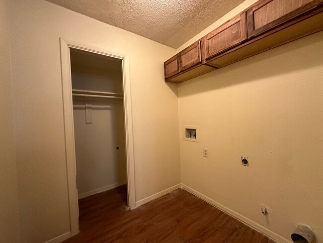 Building Photo - 8104 Hood Cir