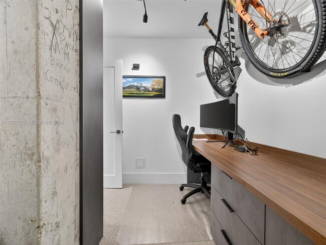 Building Photo - 11113 Biscayne Blvd